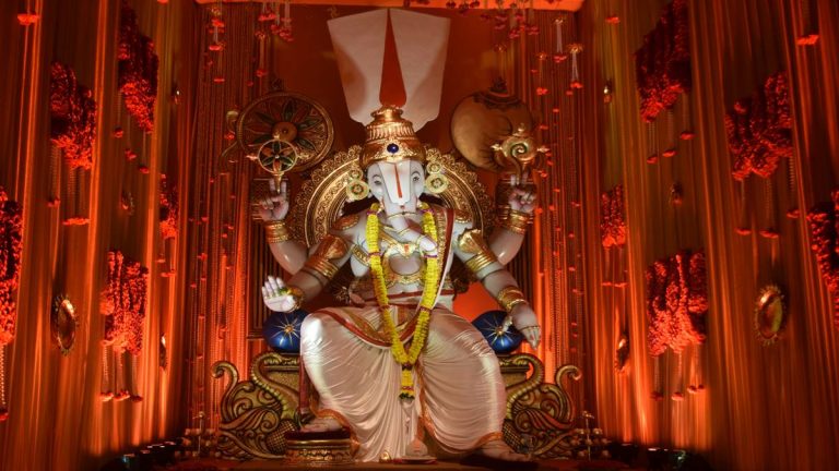 5 Best Ganesh Chaturthi Pandals in Mumbai 2025