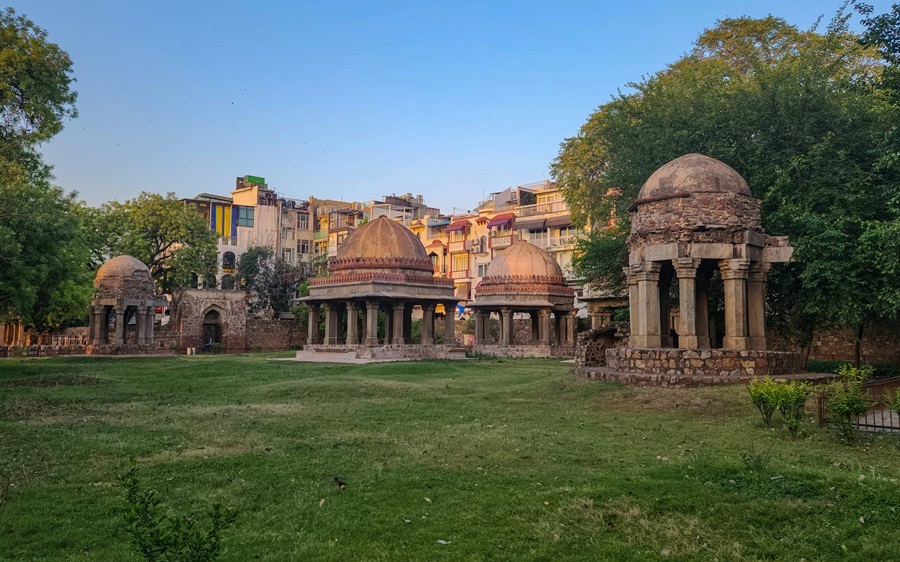 Explore Delhi’s Top 7 Spots on a Rental Bike in 2026