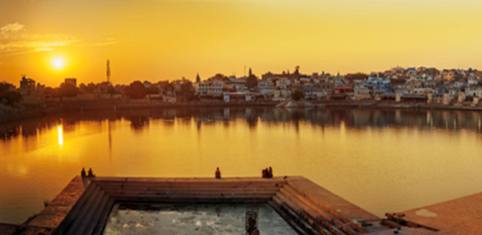 Pushkar Ride Guide: Open Desert Roads & Unique Town Escape