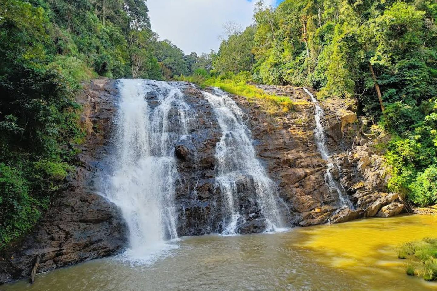 Best Weekend Bike Trips from Bangalore Under 200 KM: Coorg (Madikeri)!